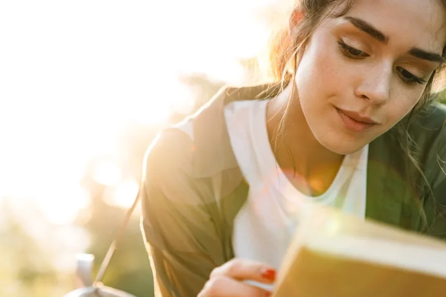 Strategies to overcome lapses and prevent relapse in weight loss program